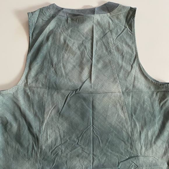 NWOT ATHLETA Zerphyr PrintTank - Picture 5 of 6
